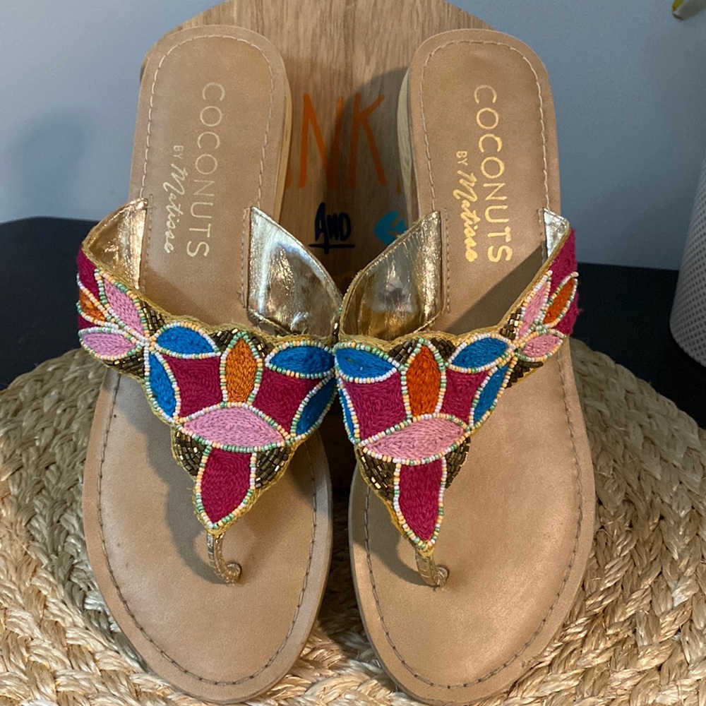 Coconuts by Matisse womens colorful sandals size 9